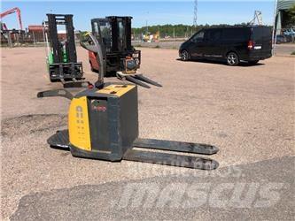 Atlet PLP 200 Transpaleta cu platforma