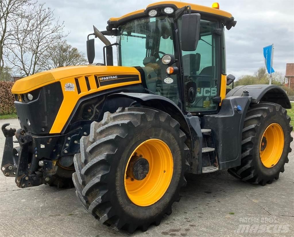 JCB 4220 Fastrac Tractoare