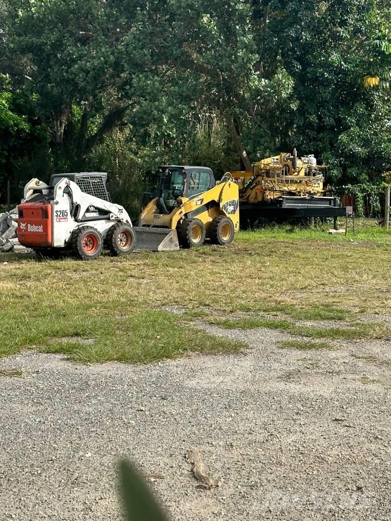 CAT 246 C Mini incarcator