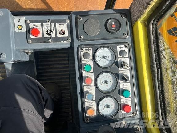 Bomag BW211 D-3 Pavatoare asfalt