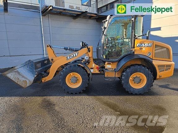 CASE 321f Incarcator pe pneuri