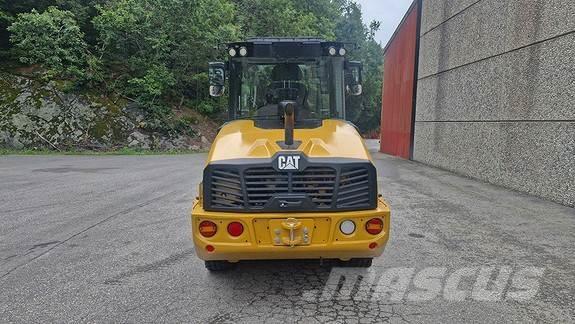 CAT 906 Incarcator pe pneuri