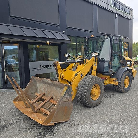 CAT 906H Incarcator pe pneuri