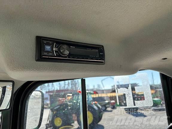 CAT 906M Utilaje întreţinere terenuri - Altele