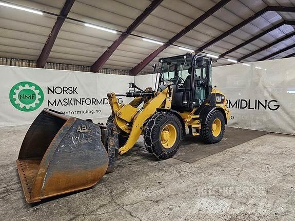 CAT 908M Incarcator pe pneuri