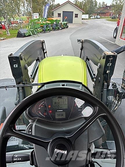CLAAS Arion 640 Tractoare