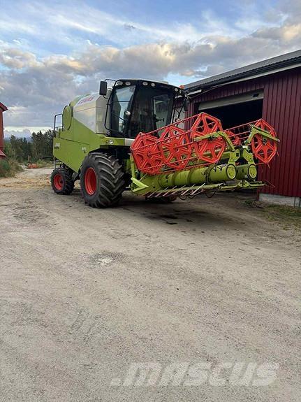 CLAAS Avero 240 Combine de secerat