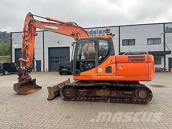 Doosan DX140LC Excavatoare pe șenile
