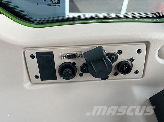 Fendt 211 Profi+ Tractoare