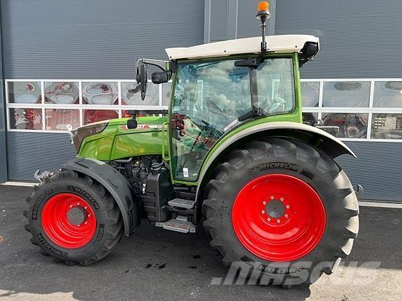 Fendt 211 Profi+ Tractoare