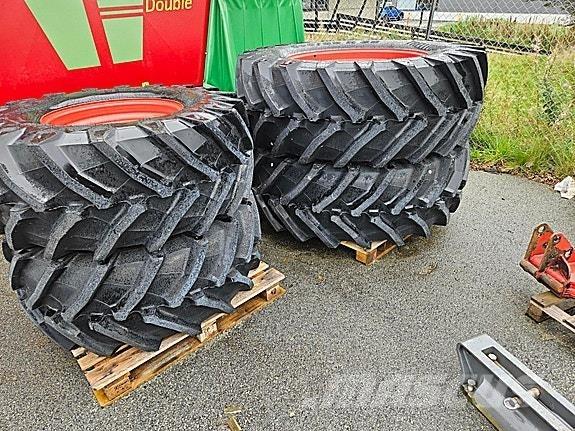 Fendt 300 Tractoare