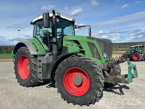 Fendt 828 Vario Tractoare