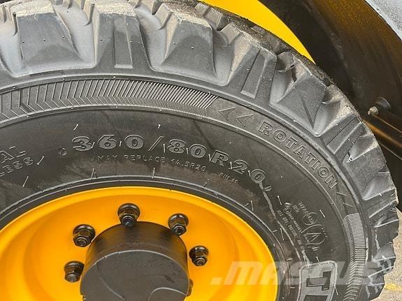 JCB TM220 Incarcator pe pneuri