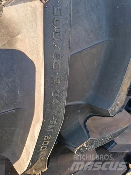 John Deere  Tractoare
