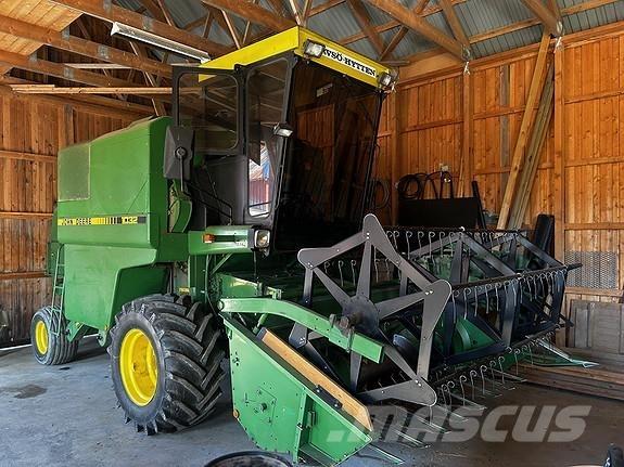 John Deere 1032 Combine de secerat