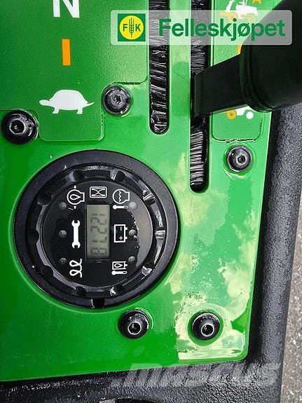 John Deere 1580 Utilaje întreţinere terenuri - Altele