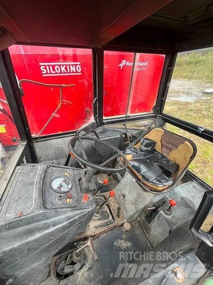 John Deere 2040 Tractoare