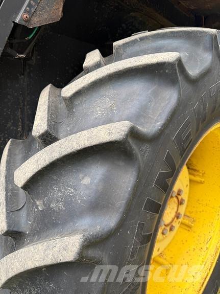 John Deere 2040 Tractoare