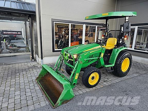John Deere 3038E Tractoare