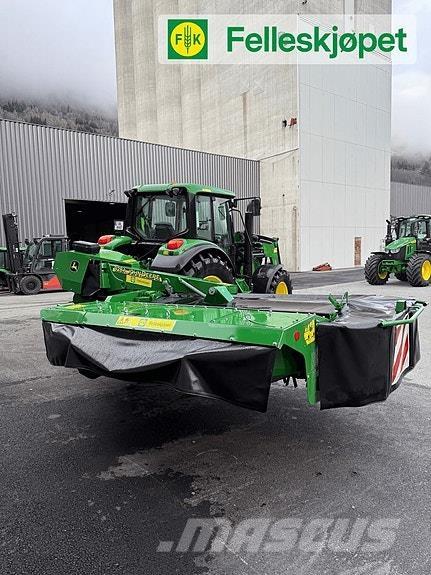 John Deere 328A Alte echipamente pentru nutret