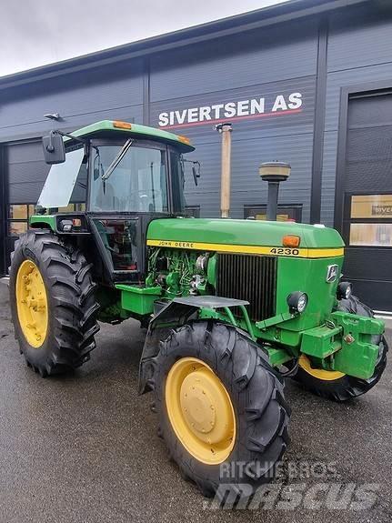 John Deere 4230 Tractoare