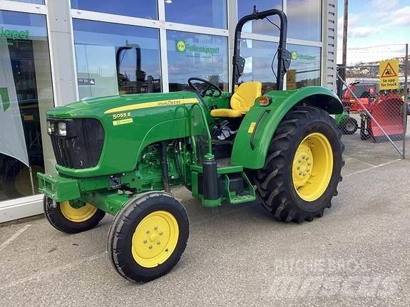John Deere 5055E Tractoare