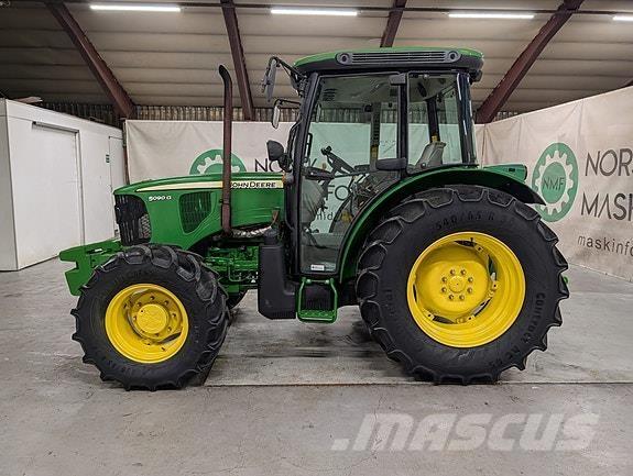 John Deere 5090G Tractoare