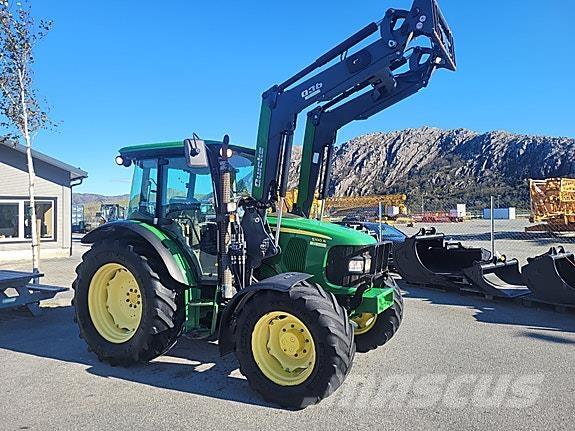 John Deere 5100 R Tractoare