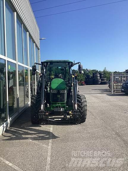 John Deere 5100M Tractoare