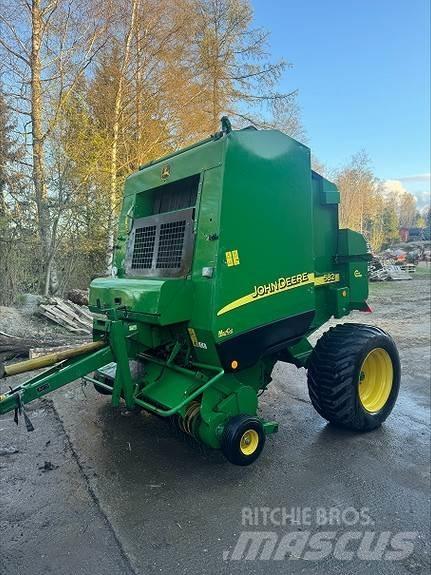 John Deere 582 Masina de balotat cilindric