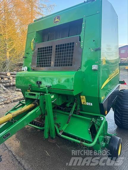 John Deere 582 Masina de balotat cilindric