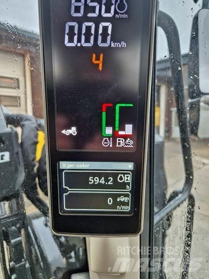 John Deere 6100M Tractoare