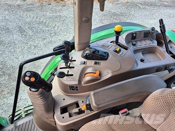 John Deere 6110MC Tractoare