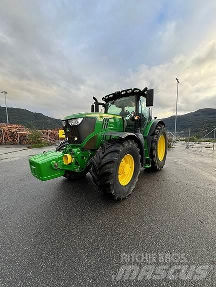 John Deere 6215R Tractoare