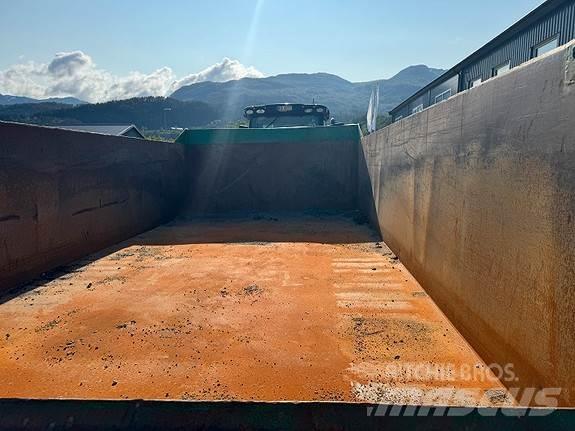 John Deere 6215R Tractoare