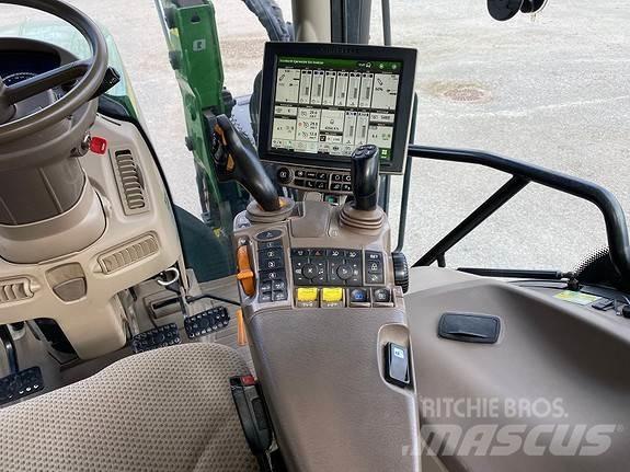 John Deere 6215R Tractoare