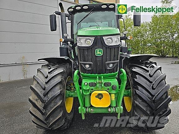 John Deere 6215R Tractoare