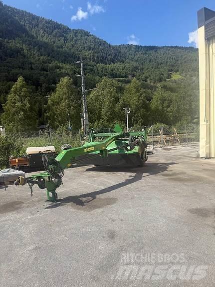 John Deere 630 Alte echipamente pentru nutret