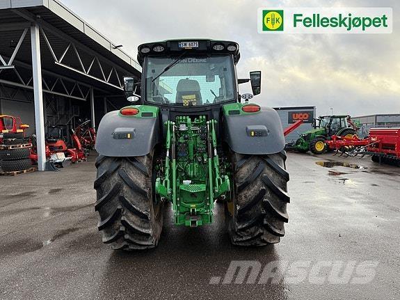 John Deere 6R 215 Tractoare