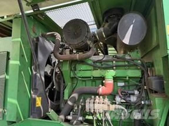 John Deere 7300 Alte echipamente pentru nutret