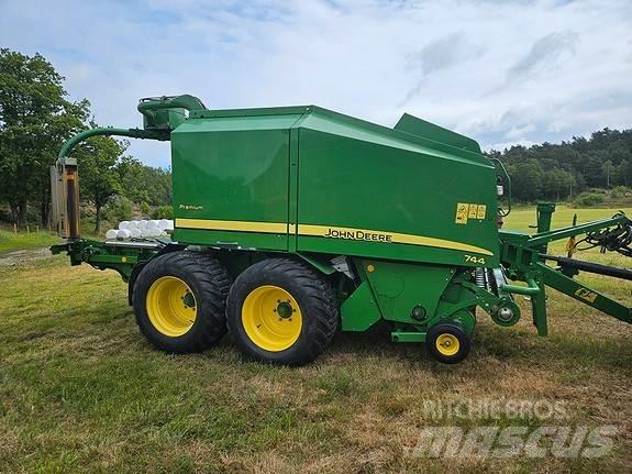 John Deere 744 Masina de balotat cilindric