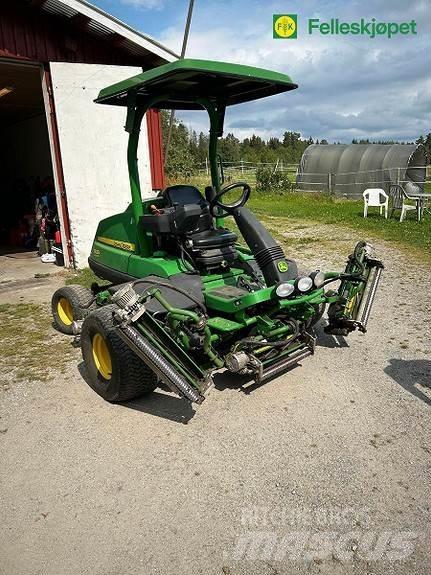John Deere 7500A Utilaje întreţinere terenuri - Altele