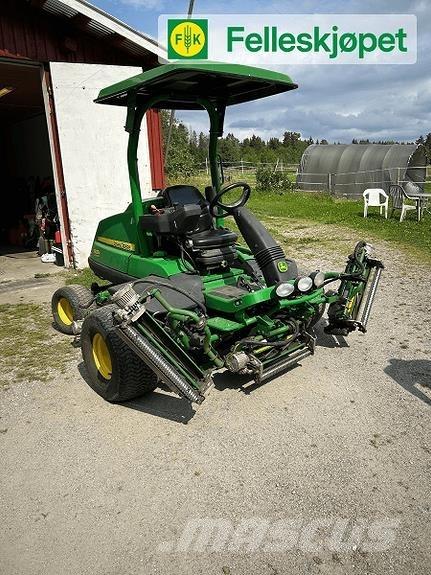 John Deere 7500A Utilaje întreţinere terenuri - Altele