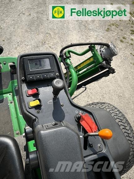John Deere 7500A Utilaje întreţinere terenuri - Altele