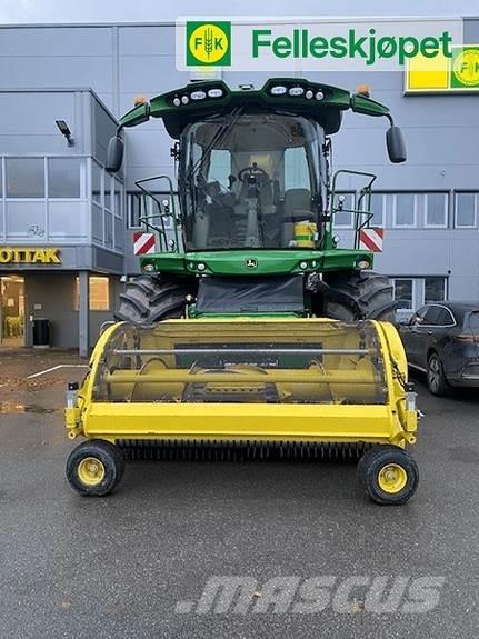 John Deere 8400 Combina