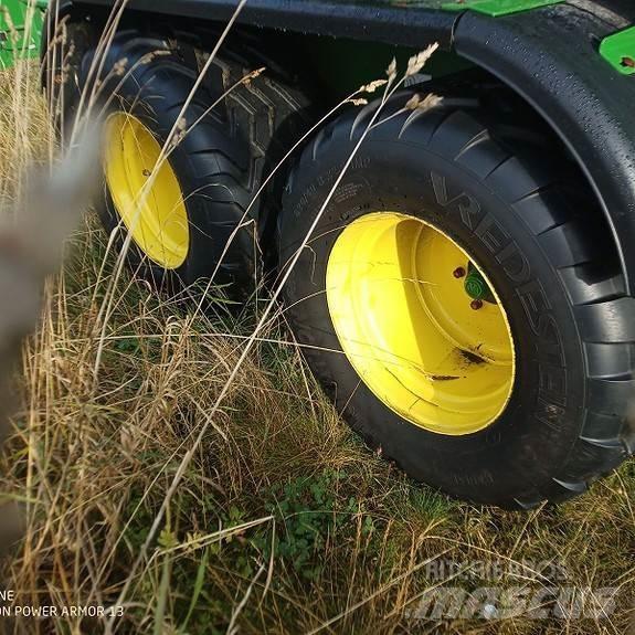 John Deere C441R Masina de balotat cilindric