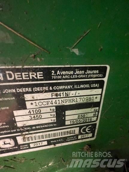 John Deere F441 Masina de balotat cilindric
