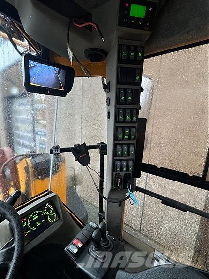 Ljungby L25 62431 Incarcator pe pneuri