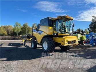 New Holland CX5080 Combine de secerat