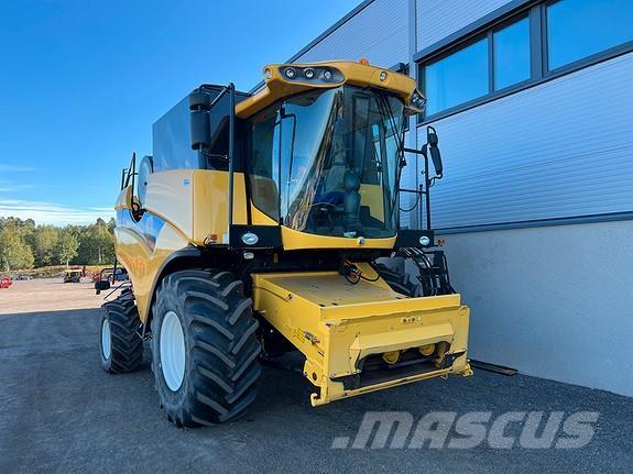 New Holland CX5080 Combine de secerat